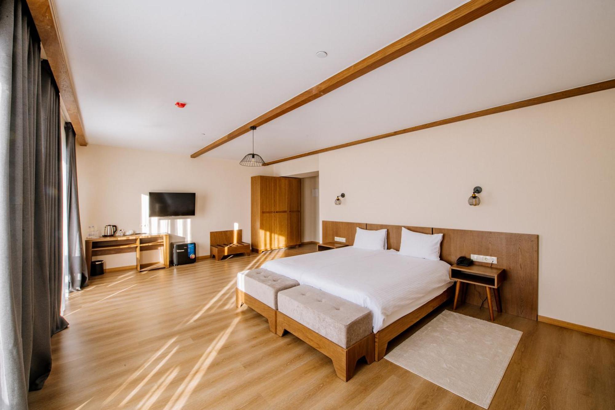 Gudauri Inn Cameră foto A room at the Hotel Waldhaus Flims